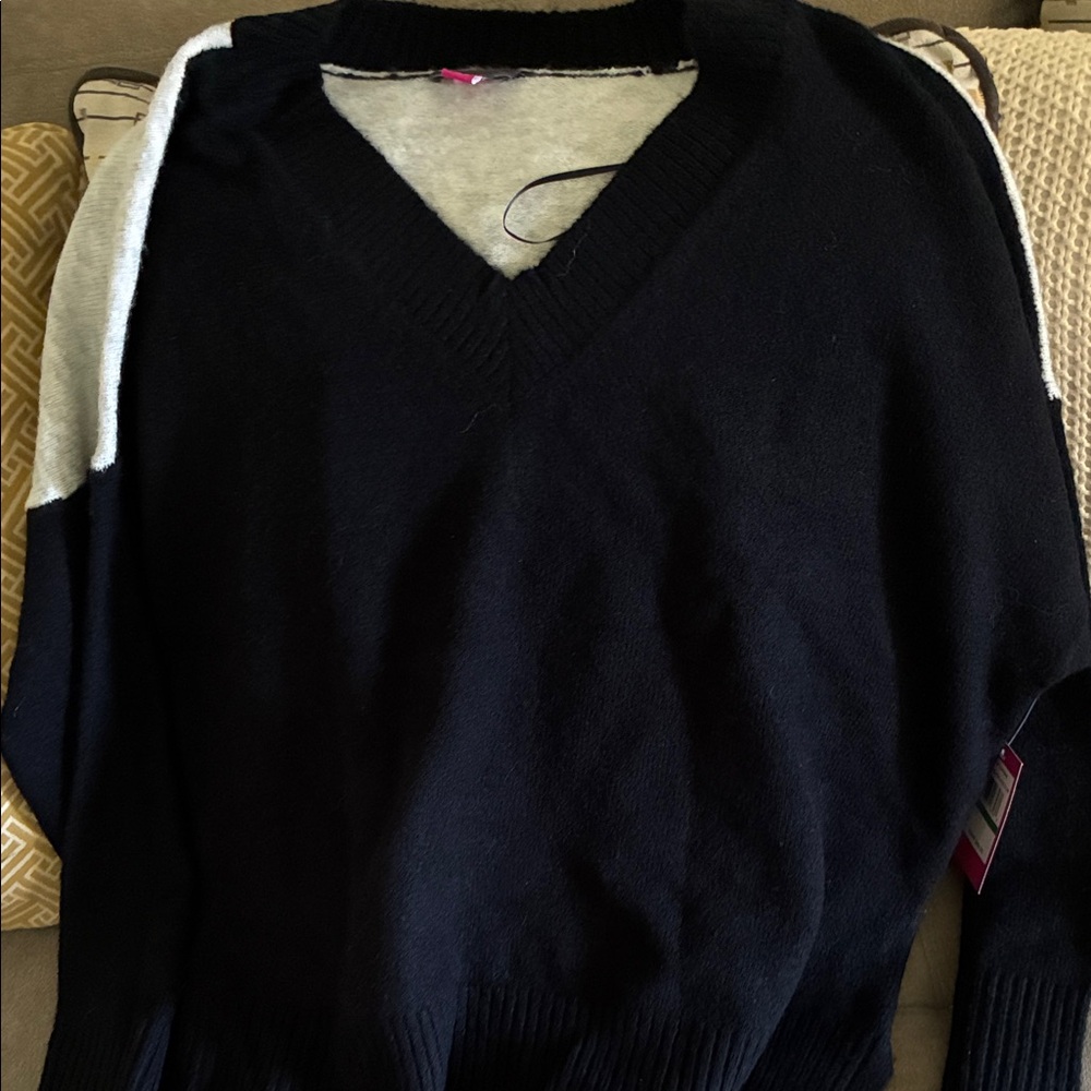 Vince Camuto Black and Cream V-Neck Sweater
